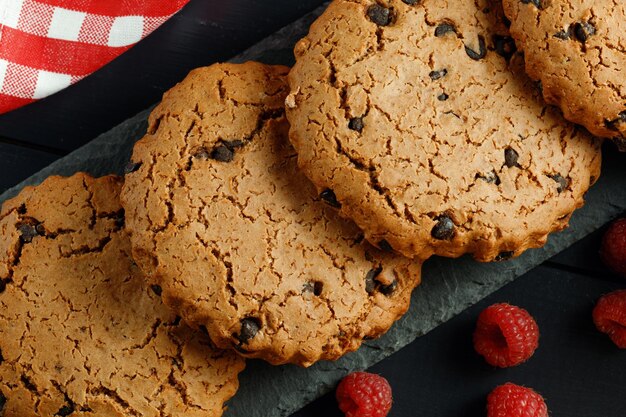 Havermoutkoekjes met chocolade en bessen handgemaakte koekjes Havermoutkoekjes met bessen