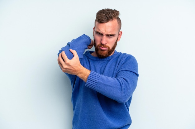 Foto avere un dolore al collo dovuto allo stress massaggiandolo e toccandolo con la mano