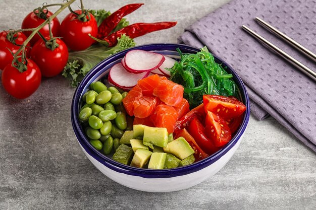 Photo hawaian cuisine poke with salmon