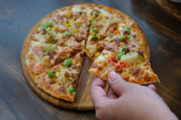 Foto hawaiian pizza opgeheven segment