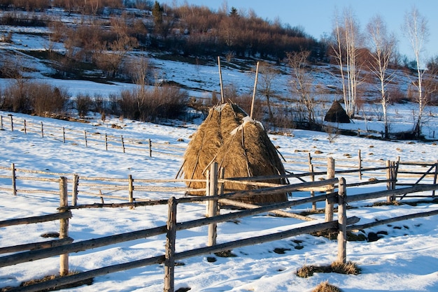 Стог сена на холме