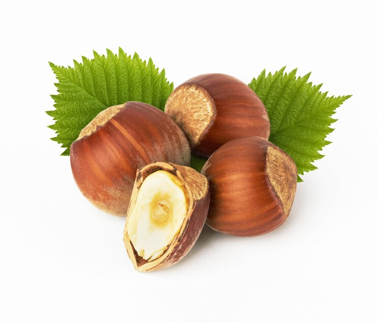 Photo hazelnuts with leaves