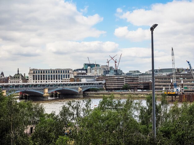 HDR Мост Блэкфрайарс в Лондоне