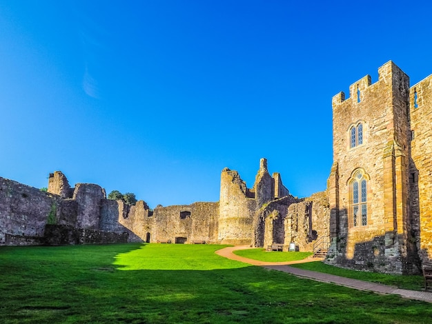 Hdr chepstow castle-ruïnes in chepstow