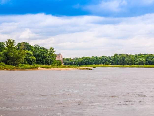 Река HDR Эльба в Дессау Германии