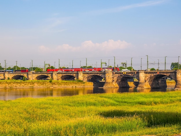 HDR Река Эльба в Дрездене