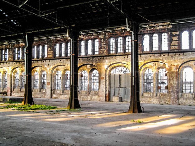 HDR-ruïnes van OGR Officine Grandi Riparazioni treinreparatiewerkplaats i