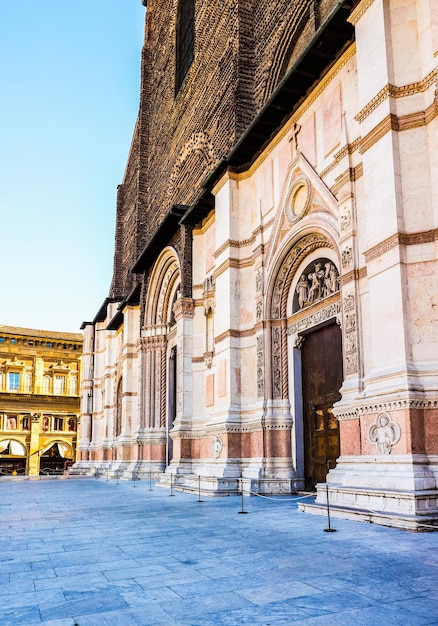 HDR San Petronio-kerk in Bologna