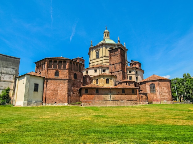 HDR Sant Eustorgio kerk Milaan