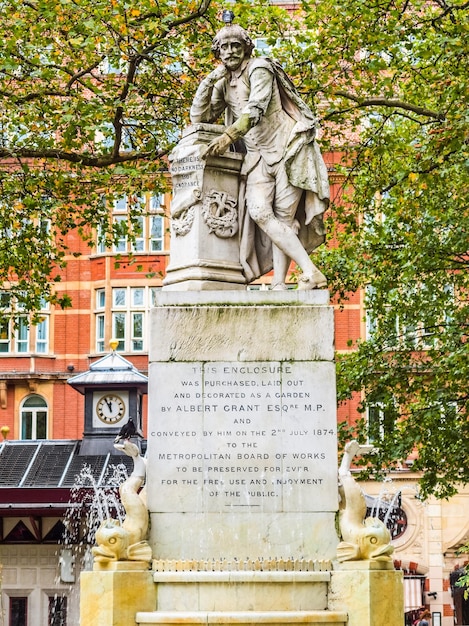 HDR Shakespeare statue in London