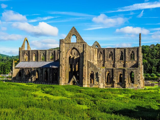 HDR Tintern Abbey Abaty Tyndyrn in Tintern