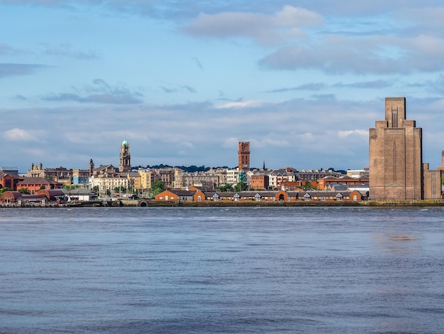 Hdr vista di birkenhead a liverpool