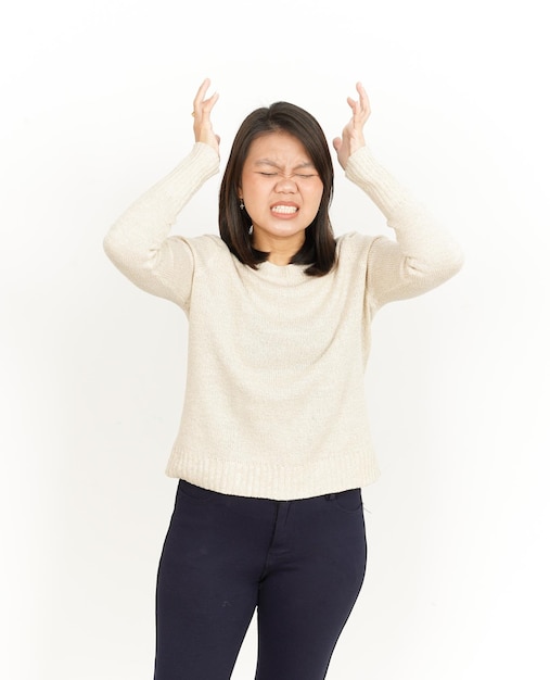 사진 아름다운 아시아 여성의 두통 백인 배경에 고립 된 사람