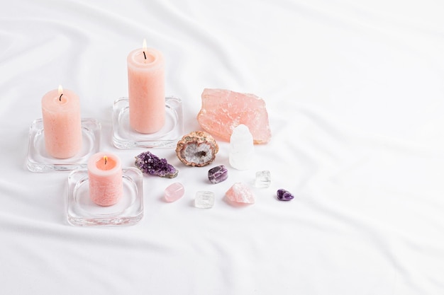 Cristalli curativi di chakra reiki pietre preziose per il benessere destress meditazione relax