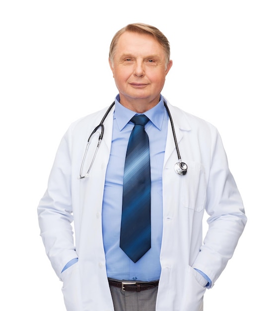 의료 및 의학 개념 - 웃는 서 있는 의사 또는 청진기를 가진 교수
