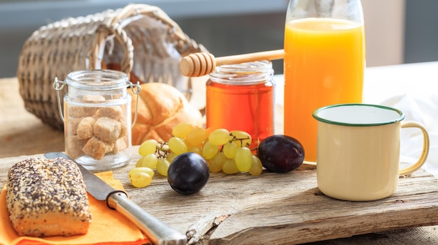 Healthy breakfast with fresh fruits and honey