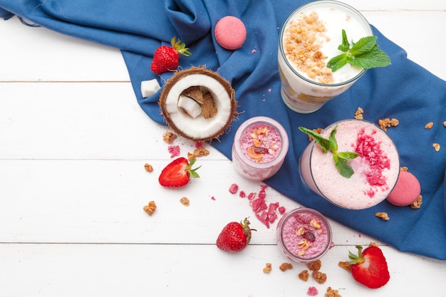 Healthy breakfast with yoghurt, granola and strawberries