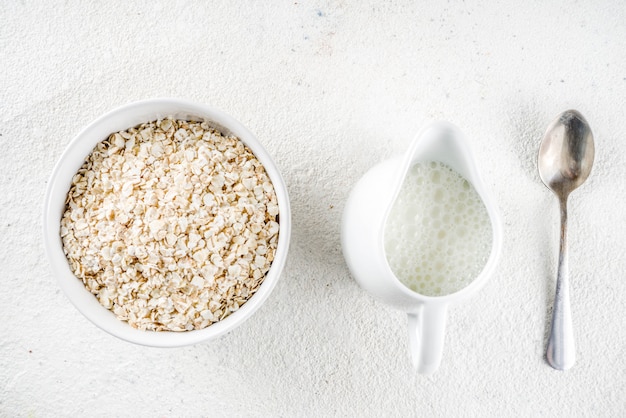 Sana colazione a base di cereali e latte