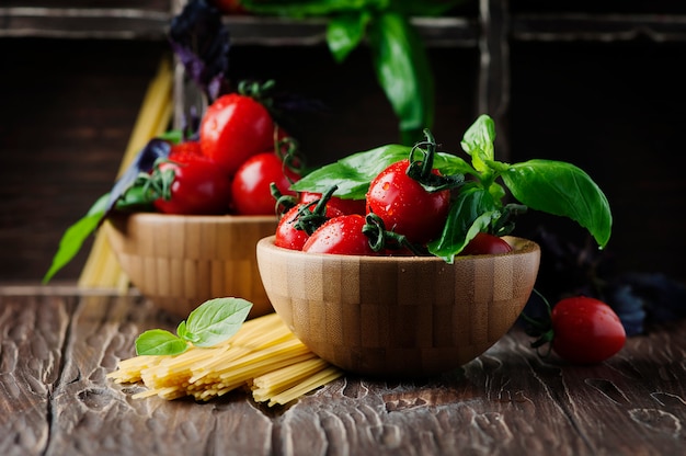  healthy eating with tomato, pasta and basil
