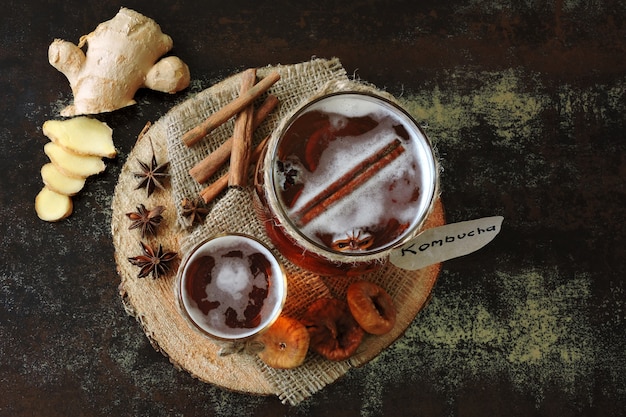 Kombucha bevanda fermentata sana