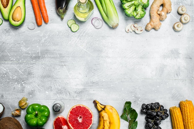 Foto cibo sano varietà di frutta e verdura biologica