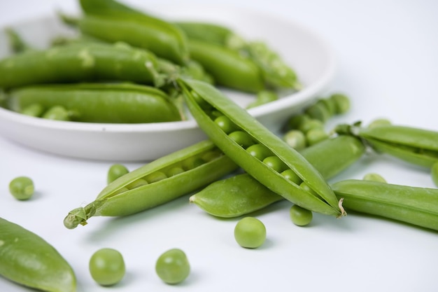 健康的で新鮮なおいしい野菜エンドウ豆