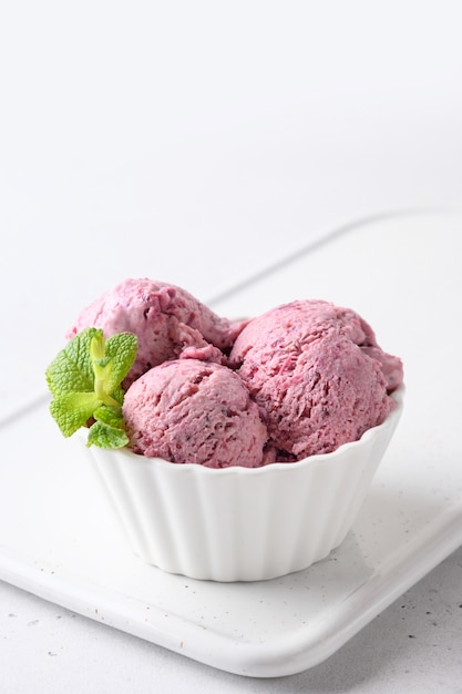 Healthy homemade strawberry sorbet. Dairy free, gluten free, without sugar.