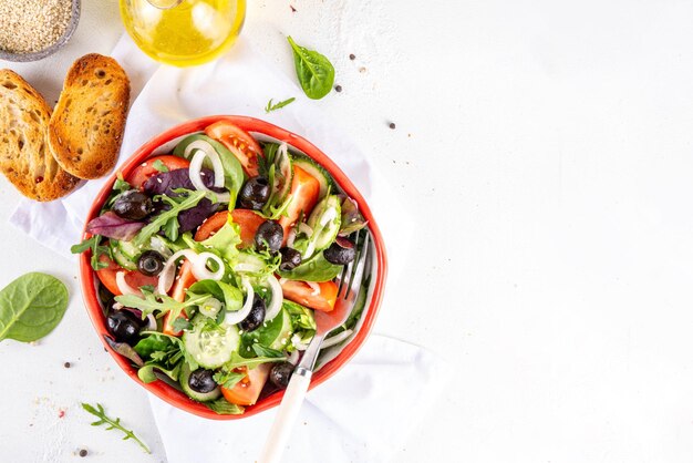 Foto salata organica sana con verdure fresche