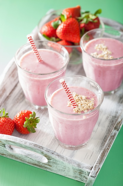 Healthy strawberry oat smoothie