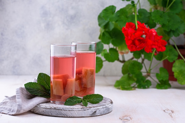 Photo healthy vitamin rhubarb summer drink