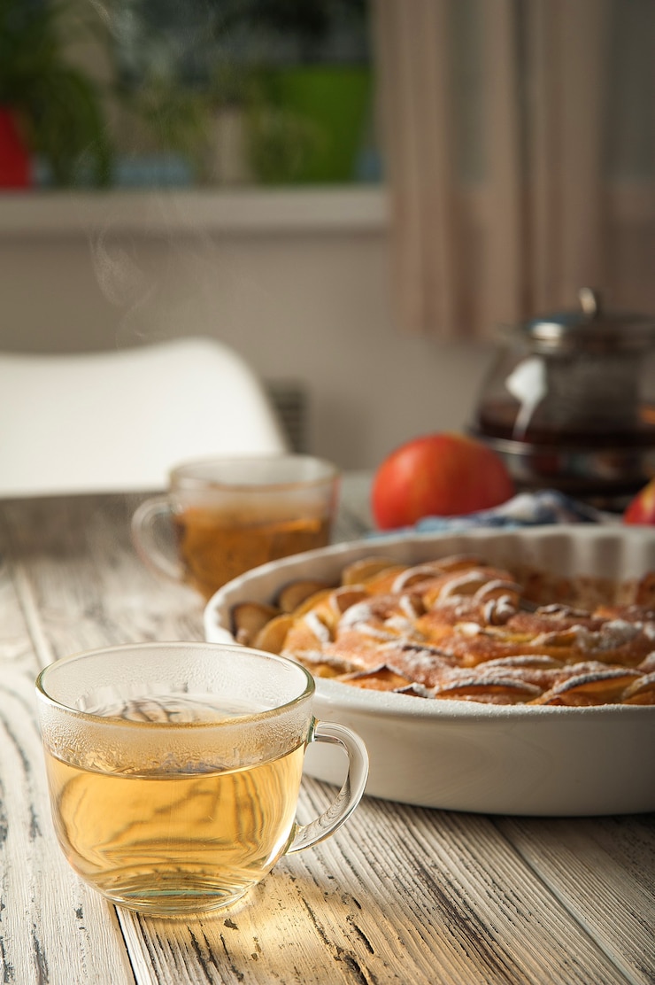 Photo heap of homemade apple pie close-up