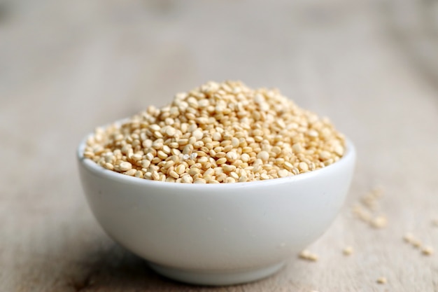 heap organic quinoa seeds