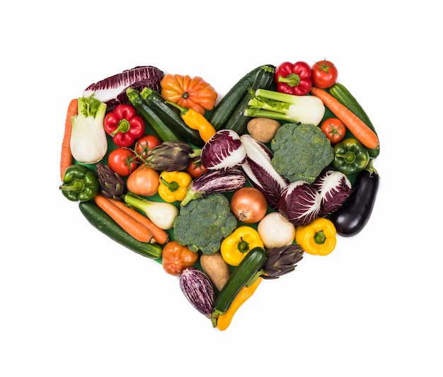 Сердце из свежих овощей