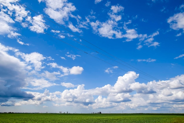 Photo heavenly landscape with clouds cumulus clouds in the sky