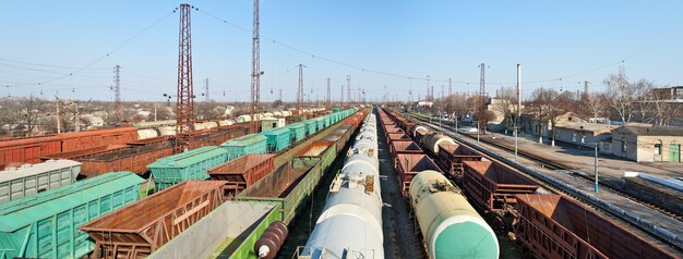 Photo heavy traffic in the station