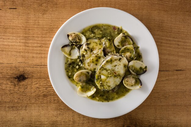 Heekvissen en mosselen met groene saus