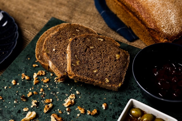 Heerlijk brood op tafel