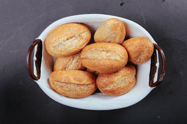 Heerlijk brood op tafel