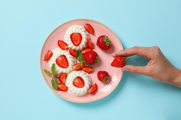 Heerlijk en zoet dessert Panna Cotta bovenaanzicht