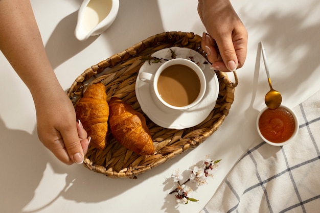 Heerlijk Frans ontbijt met croissant