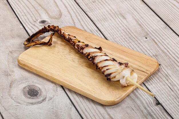 Heerlijk smakelijk gegrilde octopus tentakels snack