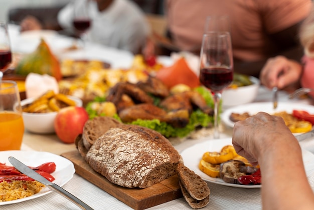 Foto heerlijk thanksgiving-eten op tafel