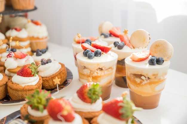 Heerlijk zoet buffet met desserts