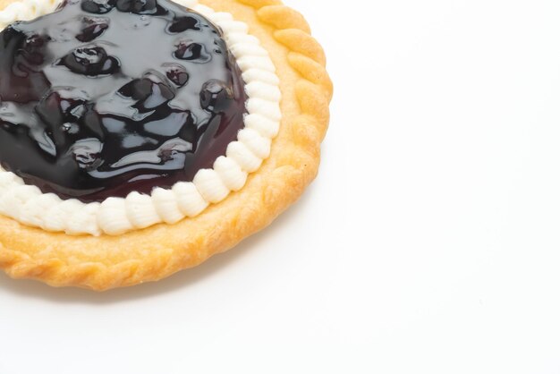 Heerlijke Blueberry Cheese Pie geïsoleerd op een witte achtergrond