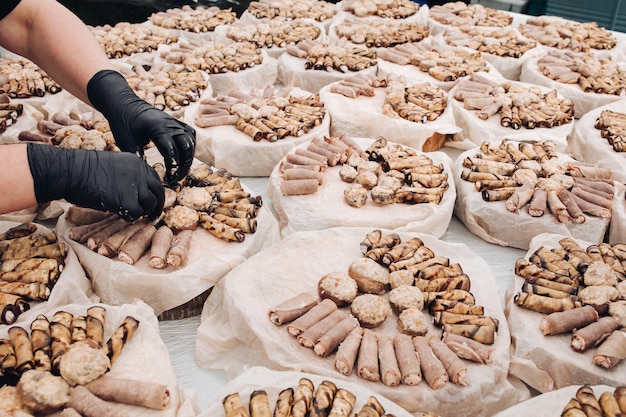 Heerlijke broodjes met vlees en groenten