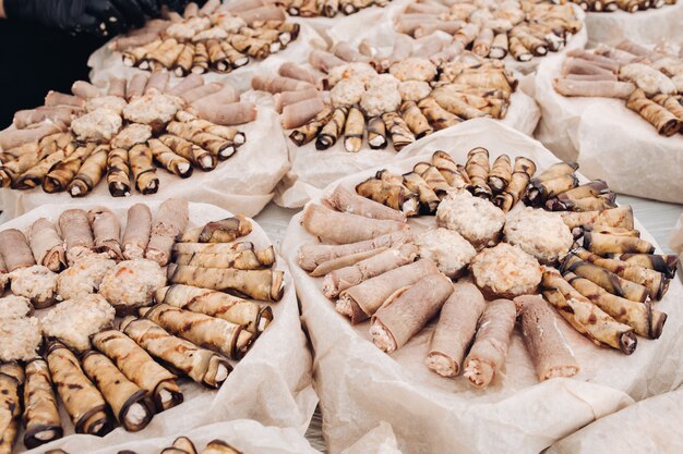 Heerlijke broodjes met vlees en groenten