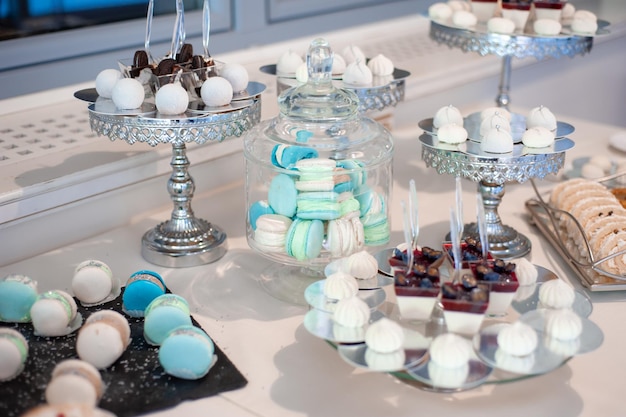 Heerlijke bruiloft receptie candy bar dessert tafel