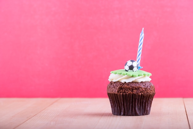 Heerlijke cupcake met een kaarsje