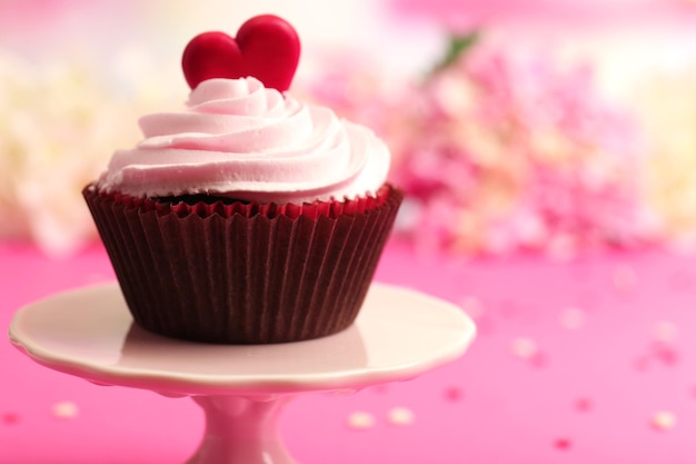 Heerlijke cupcake voor Valentijnsdag close-up