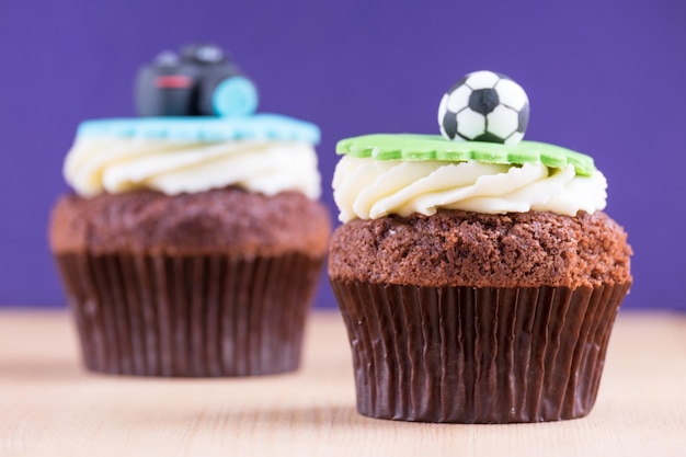 Heerlijke cupcakes op tafel